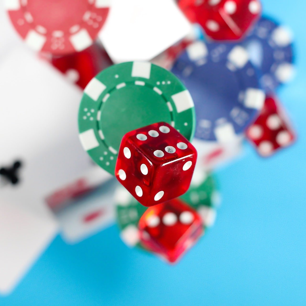 Managing multiple cards per round Multiple bingo card management screen